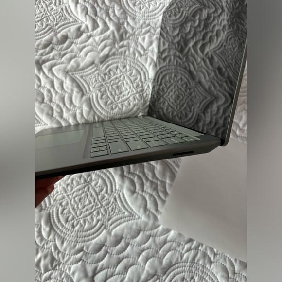 SURFACE LAPTOP 5 (un-used gift) - Picture 2 of 12